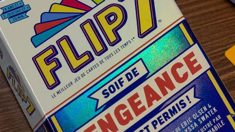 Flip 7 Vengeance : Le jeu de cartes revient avec encore plus de coups bas